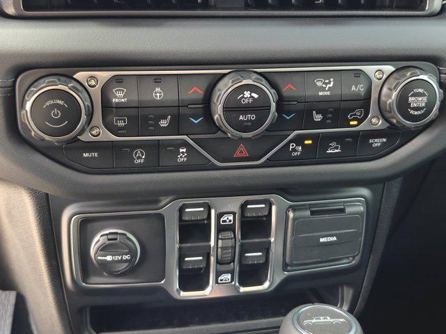 new 2025 Jeep Gladiator car, priced at $45,522