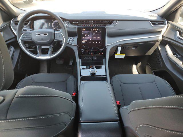 new 2025 Jeep Grand Cherokee car, priced at $39,733