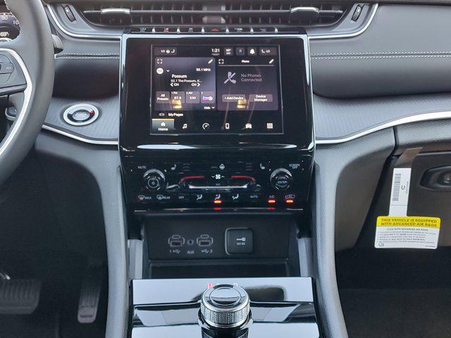 new 2025 Jeep Grand Cherokee car, priced at $39,733