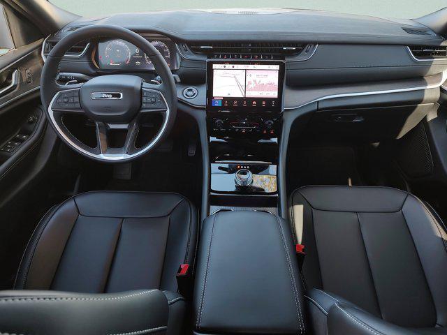 new 2025 Jeep Grand Cherokee car, priced at $37,845