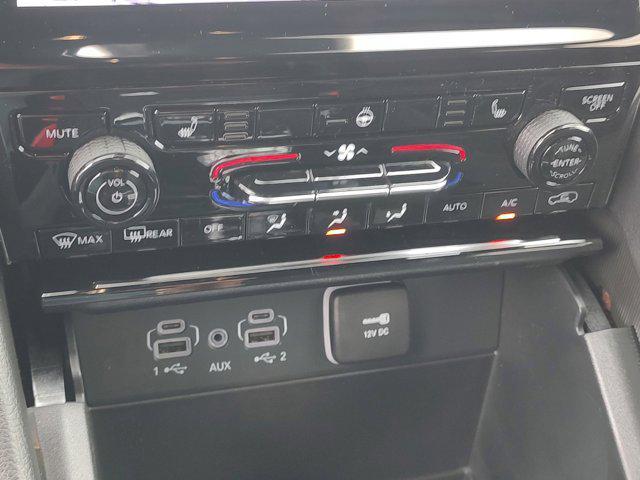new 2025 Jeep Grand Cherokee car, priced at $40,880