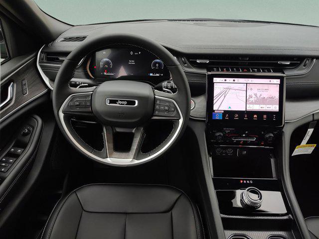 new 2025 Jeep Grand Cherokee car, priced at $40,880