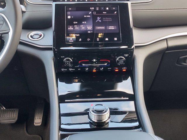 new 2025 Jeep Grand Cherokee car, priced at $32,300