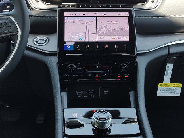 new 2025 Jeep Grand Cherokee car, priced at $39,594