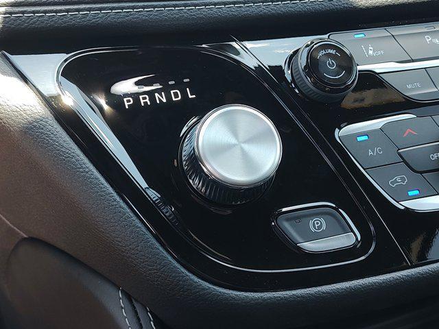 new 2025 Chrysler Pacifica Hybrid car, priced at $52,378