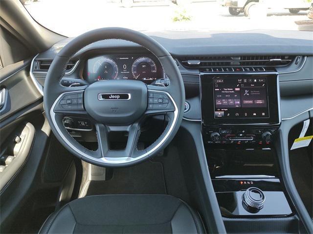 new 2025 Jeep Grand Cherokee car, priced at $44,725