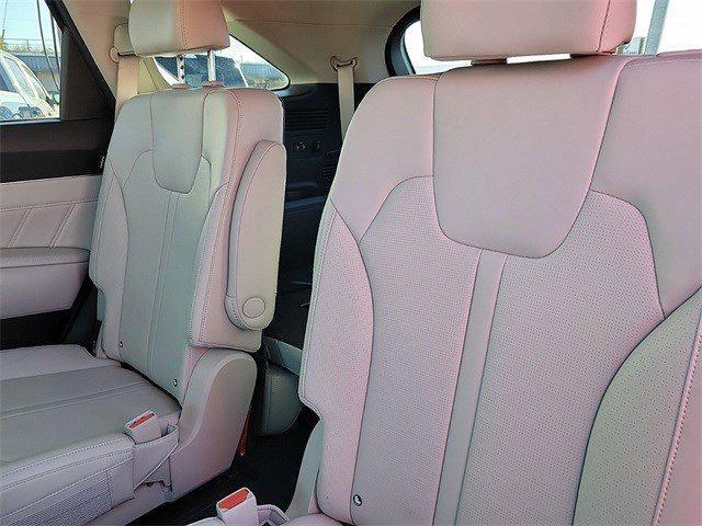 used 2024 Kia Sorento car, priced at $36,561