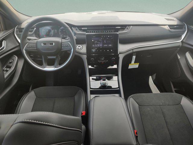 new 2025 Jeep Grand Cherokee car, priced at $37,839