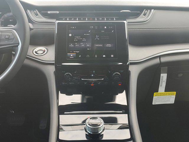 new 2025 Jeep Grand Cherokee car, priced at $37,839