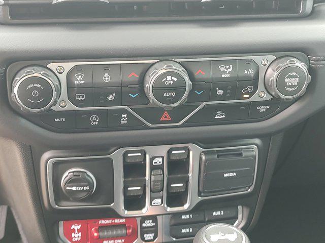 new 2025 Jeep Wrangler car, priced at $48,148