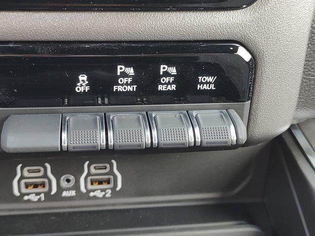 new 2025 Ram 1500 car, priced at $45,771