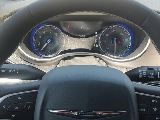 new 2025 Chrysler Pacifica car, priced at $32,195