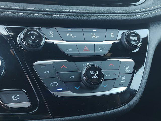 new 2025 Chrysler Pacifica car, priced at $41,308