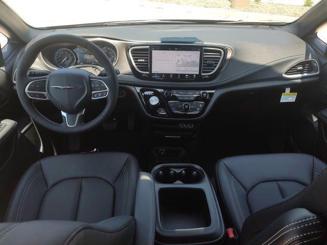 new 2025 Chrysler Pacifica car, priced at $41,308