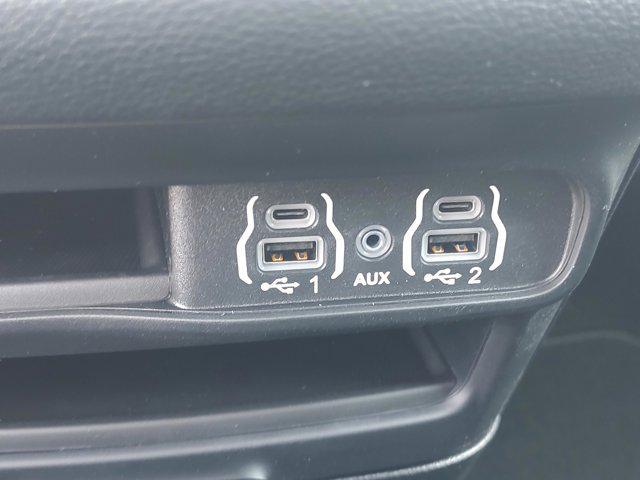 new 2025 Chrysler Pacifica car, priced at $32,195