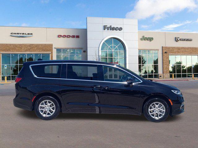 new 2025 Chrysler Pacifica car, priced at $41,308