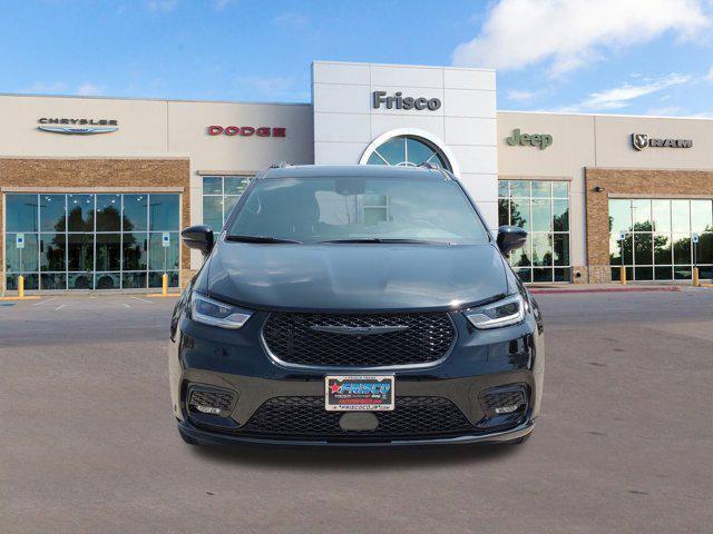 new 2025 Chrysler Pacifica Hybrid car, priced at $51,888