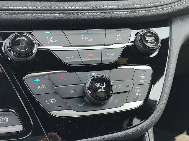 new 2025 Chrysler Pacifica Hybrid car, priced at $51,888