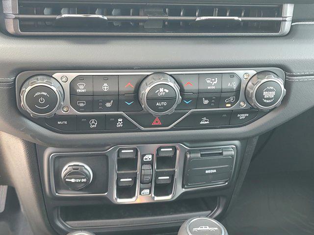 new 2025 Jeep Gladiator car, priced at $44,601