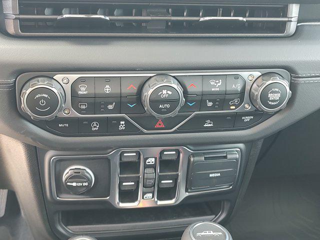 new 2025 Jeep Gladiator car, priced at $43,080