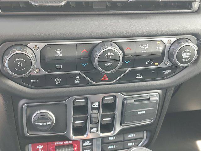 new 2025 Jeep Gladiator car, priced at $47,880