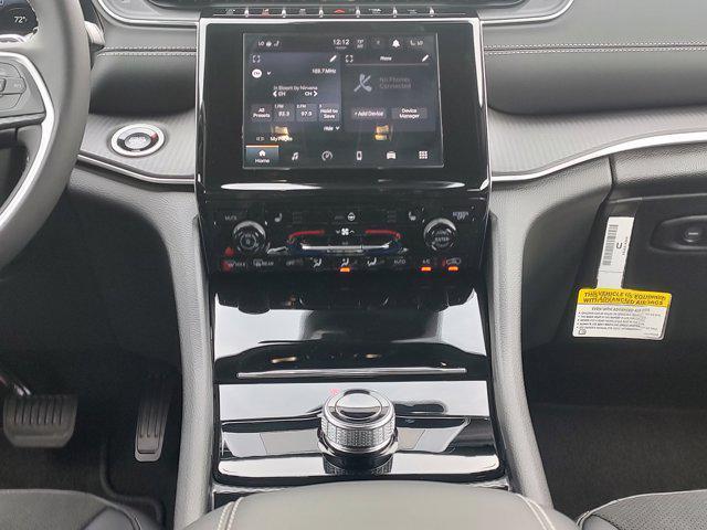 new 2025 Jeep Grand Cherokee car, priced at $40,796