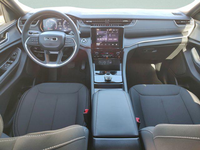 new 2025 Jeep Grand Cherokee car, priced at $32,300