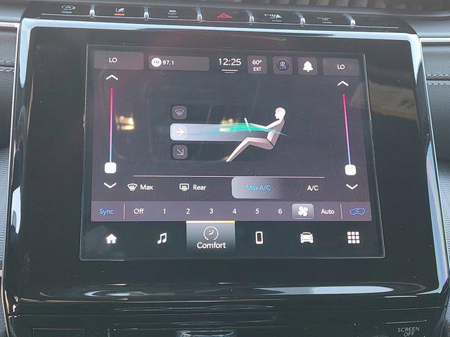 new 2025 Jeep Grand Cherokee car, priced at $32,300