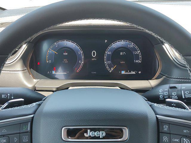 new 2025 Jeep Grand Cherokee car, priced at $38,010