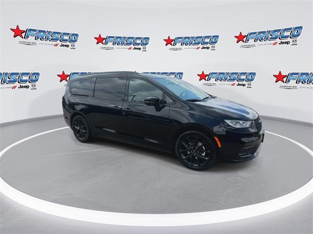 new 2024 Chrysler Pacifica car, priced at $47,379