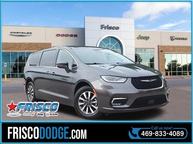 used 2022 Chrysler Pacifica Hybrid car, priced at $29,000