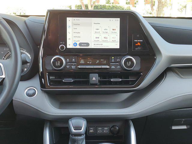 used 2024 Toyota Highlander car, priced at $38,495