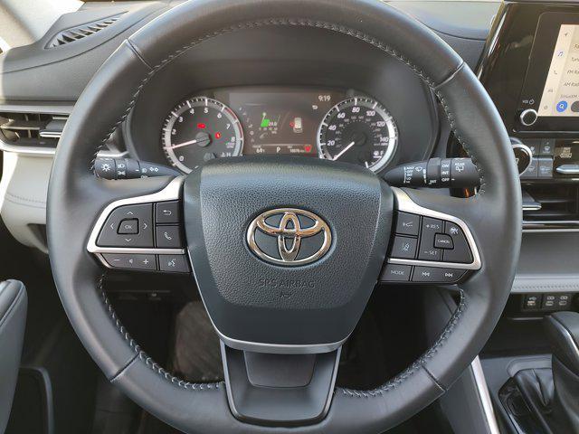 used 2024 Toyota Highlander car, priced at $38,495