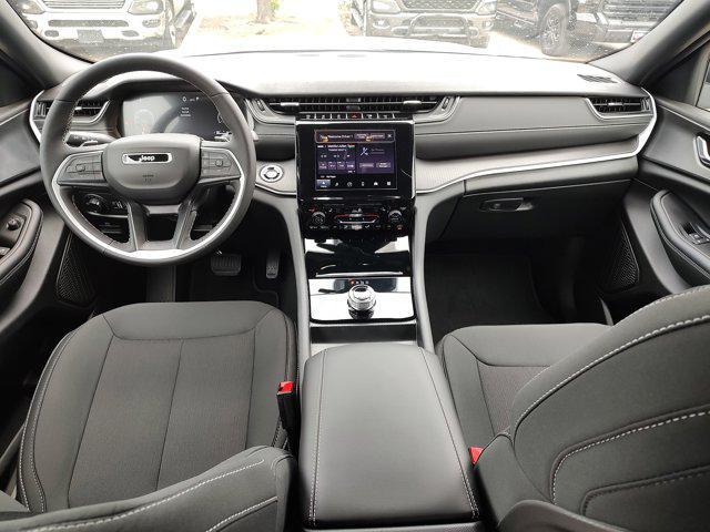 new 2025 Jeep Grand Cherokee car, priced at $37,353