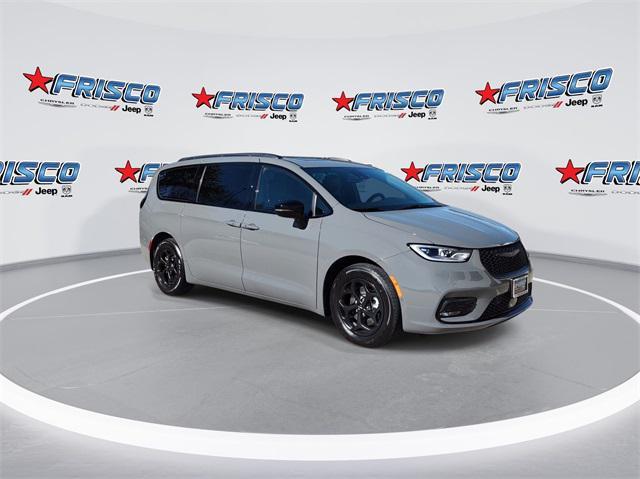 new 2025 Chrysler Pacifica Hybrid car, priced at $63,360