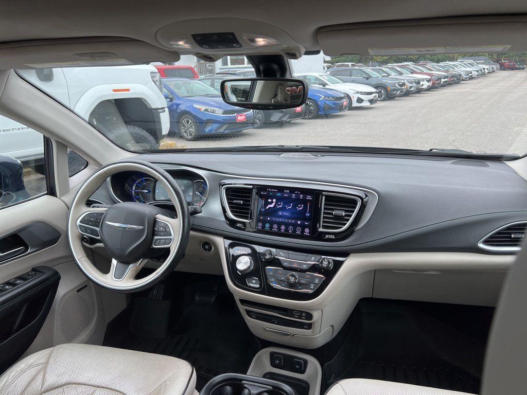 used 2018 Chrysler Pacifica Hybrid car, priced at $13,750