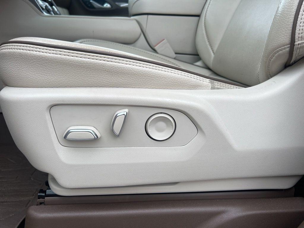 used 2023 GMC Yukon XL car, priced at $65,800