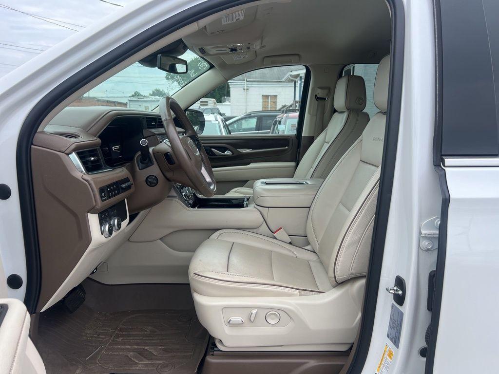 used 2023 GMC Yukon XL car, priced at $65,800
