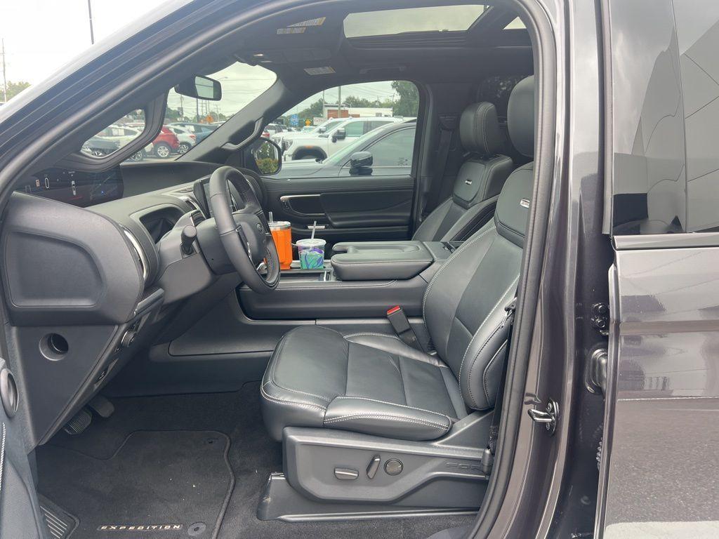 used 2025 Ford Expedition car, priced at $76,900
