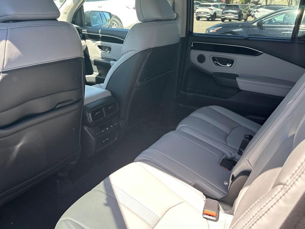 used 2024 Honda Pilot car, priced at $45,489