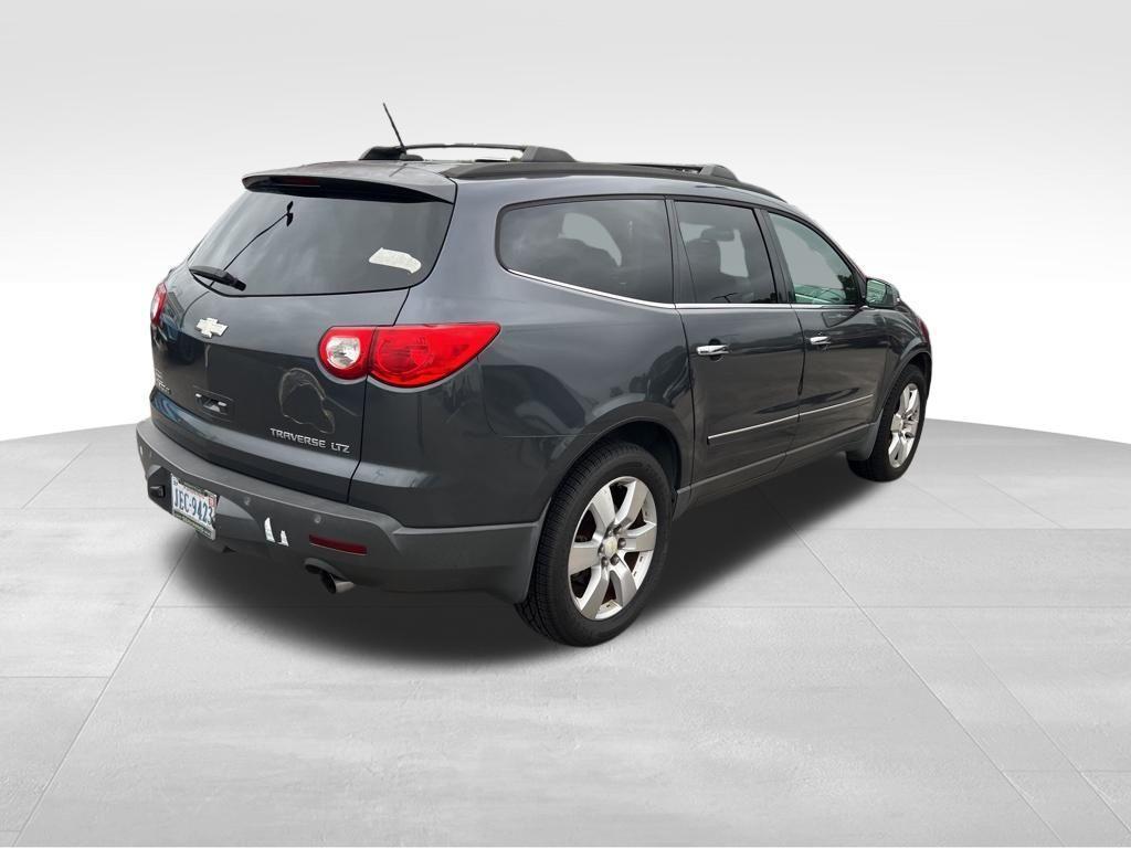 used 2009 Chevrolet Traverse car, priced at $6,000