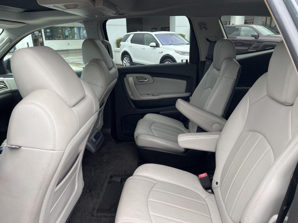 used 2009 Chevrolet Traverse car, priced at $6,000