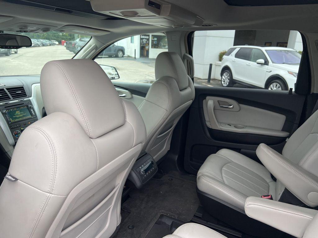 used 2009 Chevrolet Traverse car, priced at $6,000