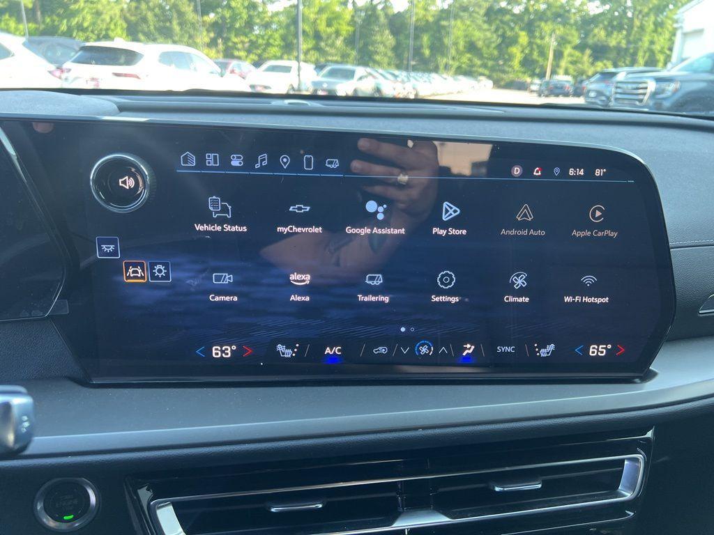 used 2025 Chevrolet Traverse car, priced at $40,588