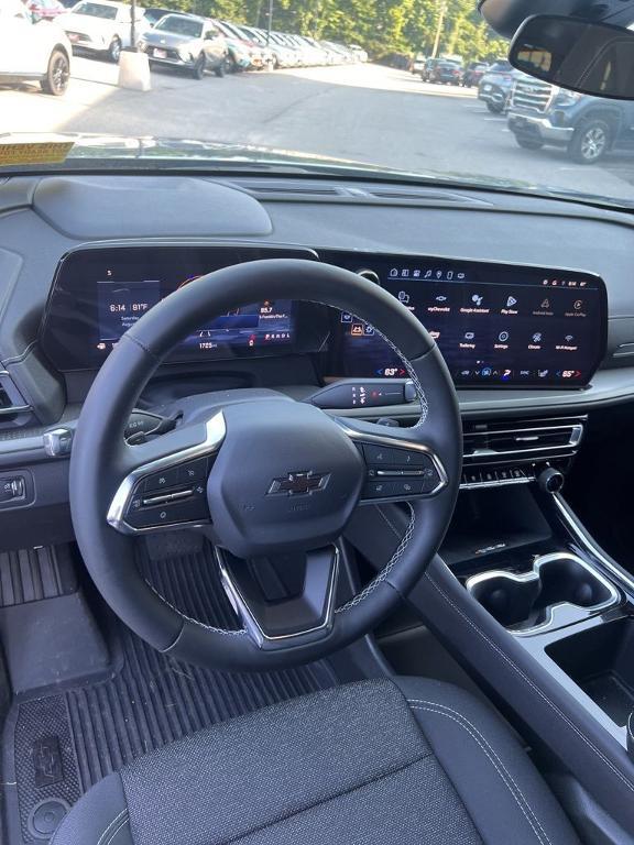 used 2025 Chevrolet Traverse car, priced at $40,588