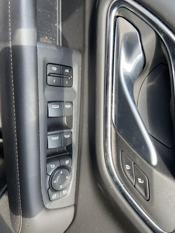 used 2024 GMC Yukon car, priced at $64,990