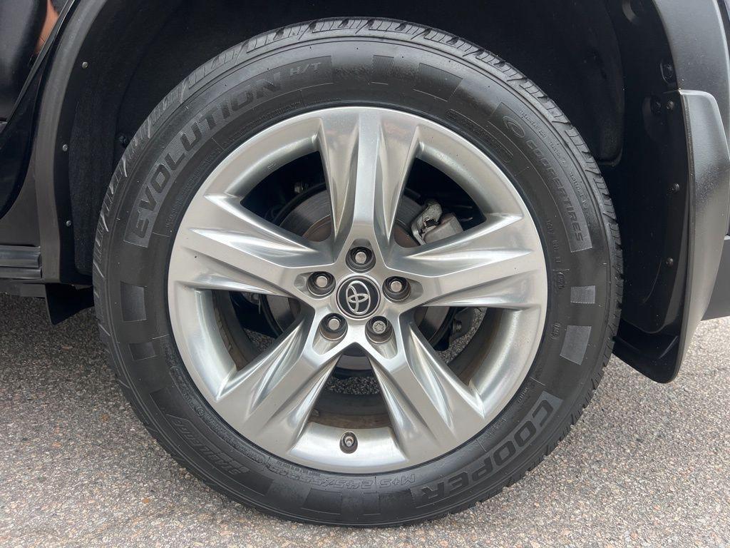 used 2019 Toyota Highlander car, priced at $24,581