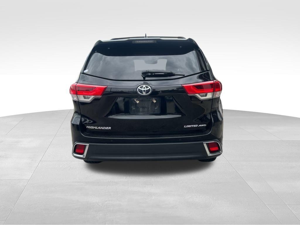 used 2019 Toyota Highlander car, priced at $24,581