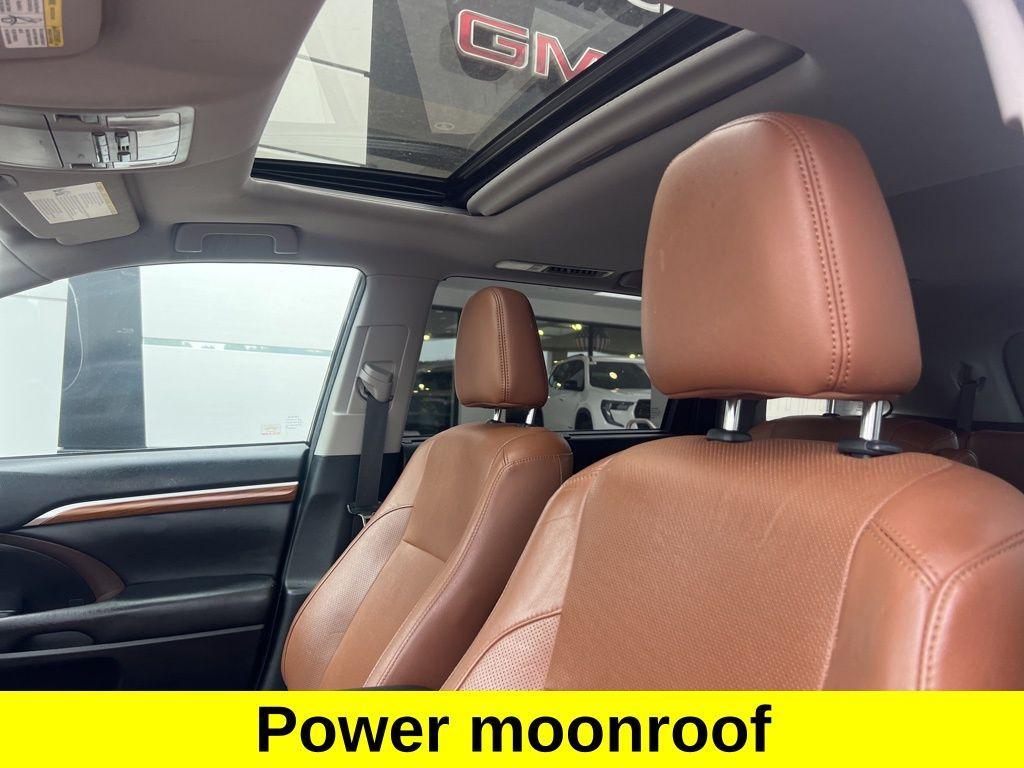 used 2019 Toyota Highlander car, priced at $24,581