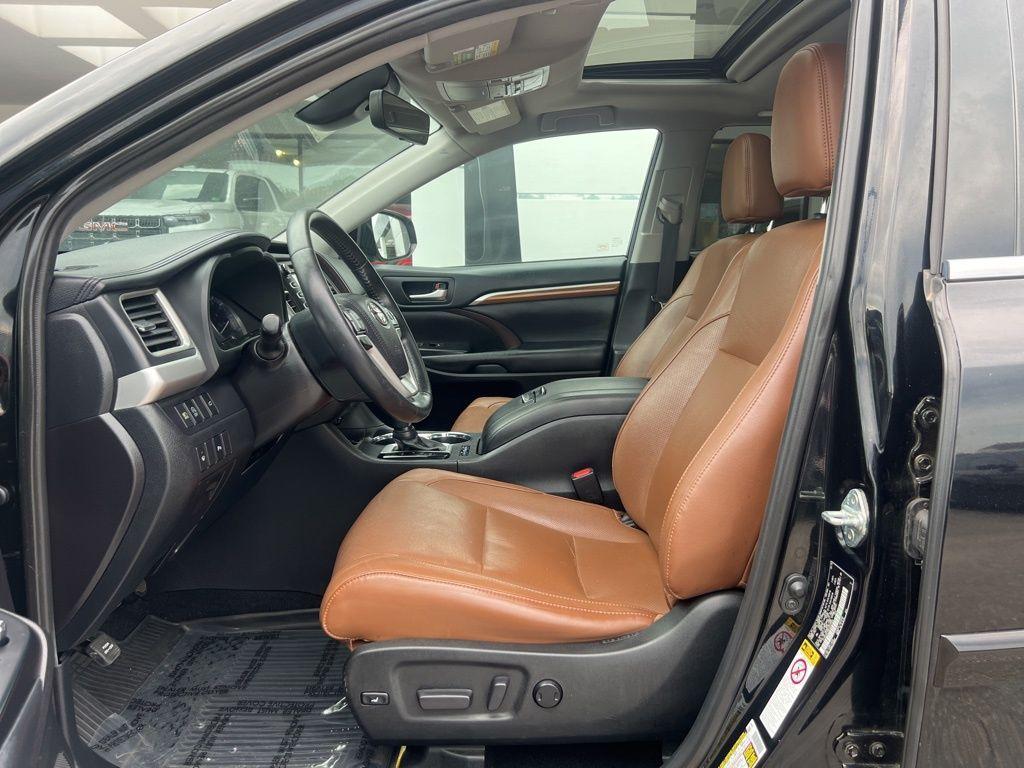 used 2019 Toyota Highlander car, priced at $24,581
